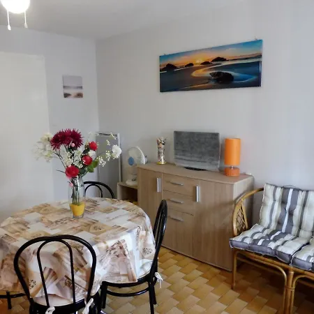 Genois Joli Mt St Martin Proche Port Cap D'agde Appartement *